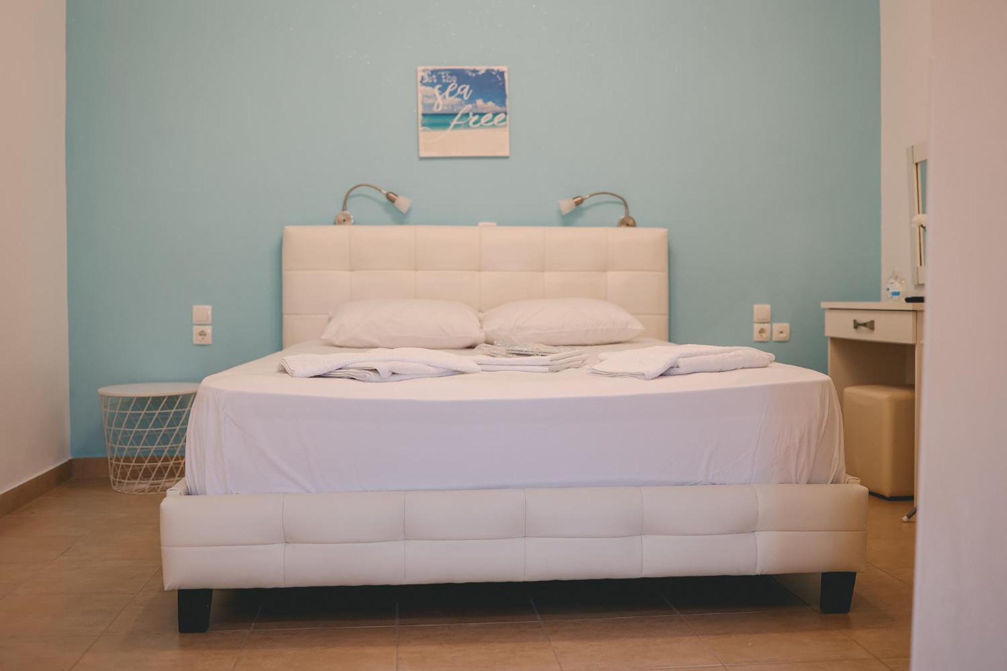 Tsanis Estate Aparthotel Parga Bagian luar foto