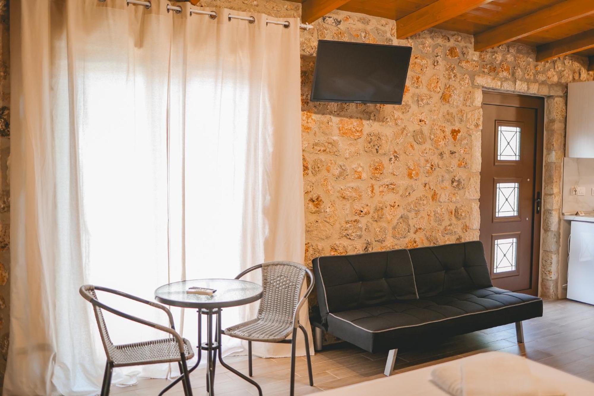 Tsanis Estate Aparthotel Parga Bagian luar foto