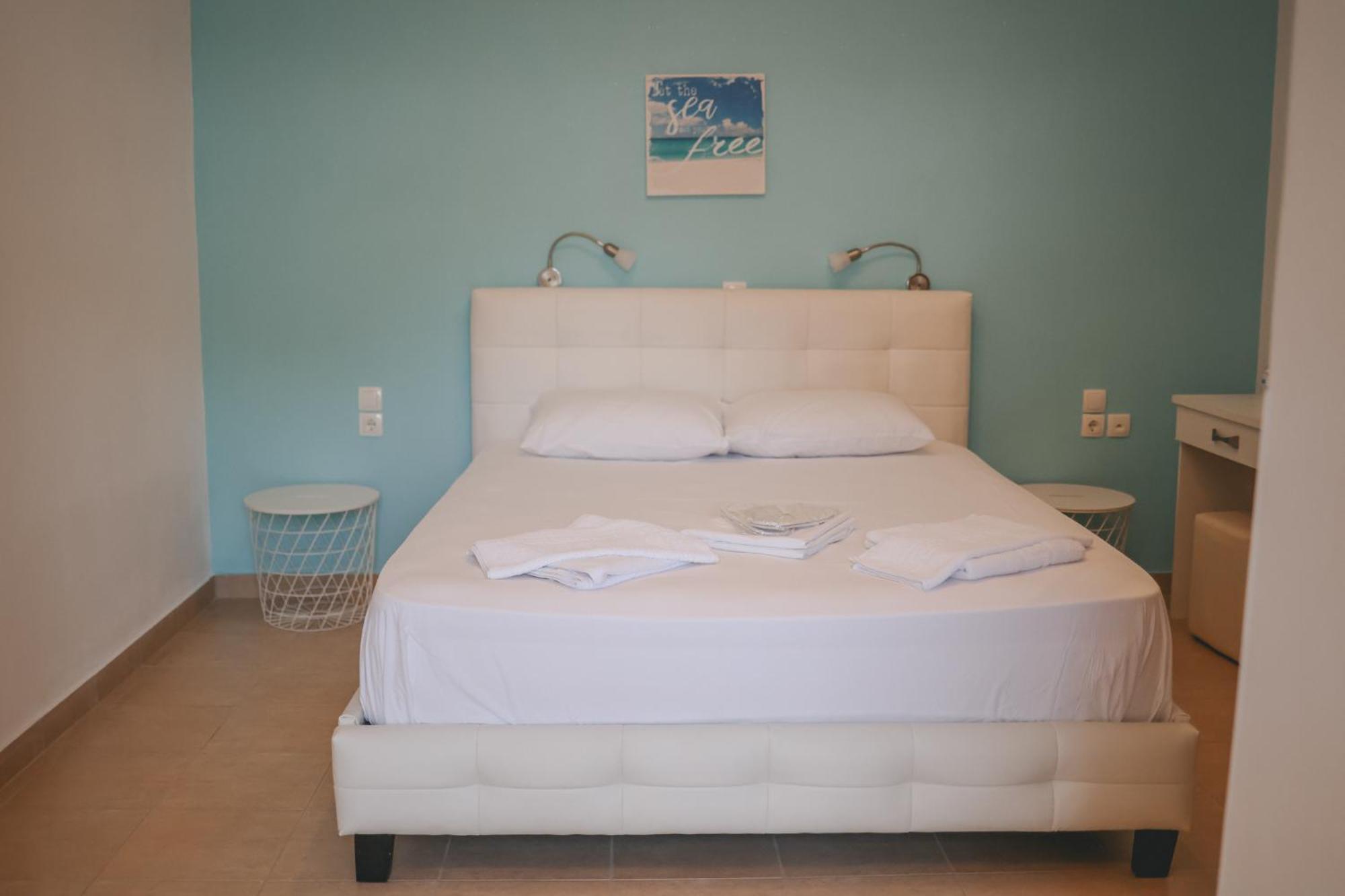 Tsanis Estate Aparthotel Parga Bagian luar foto