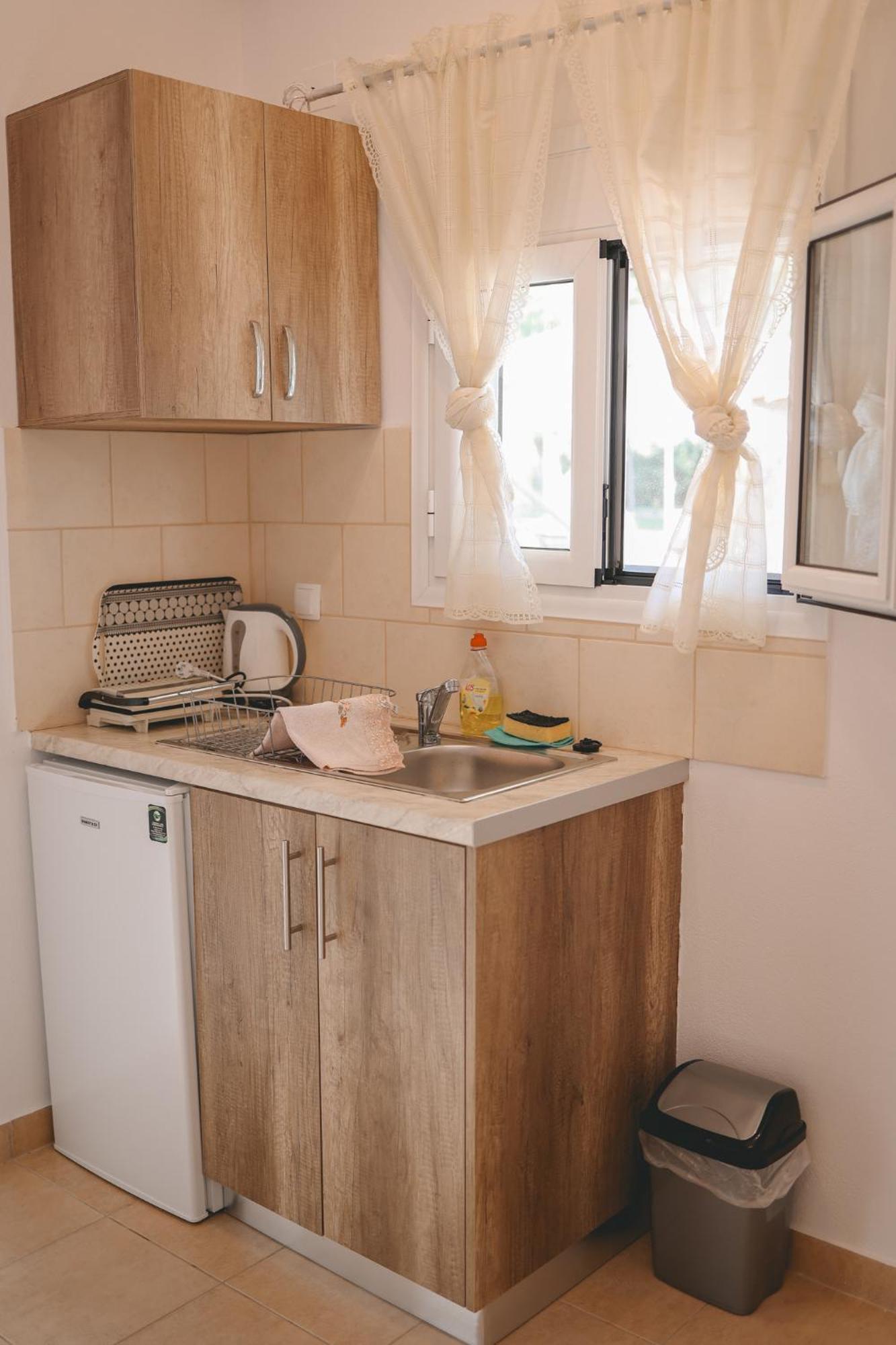Tsanis Estate Aparthotel Parga Bagian luar foto