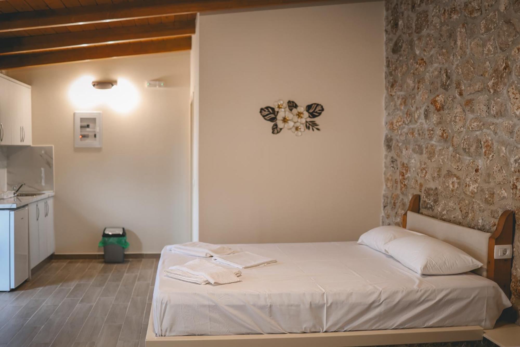 Tsanis Estate Aparthotel Parga Bagian luar foto