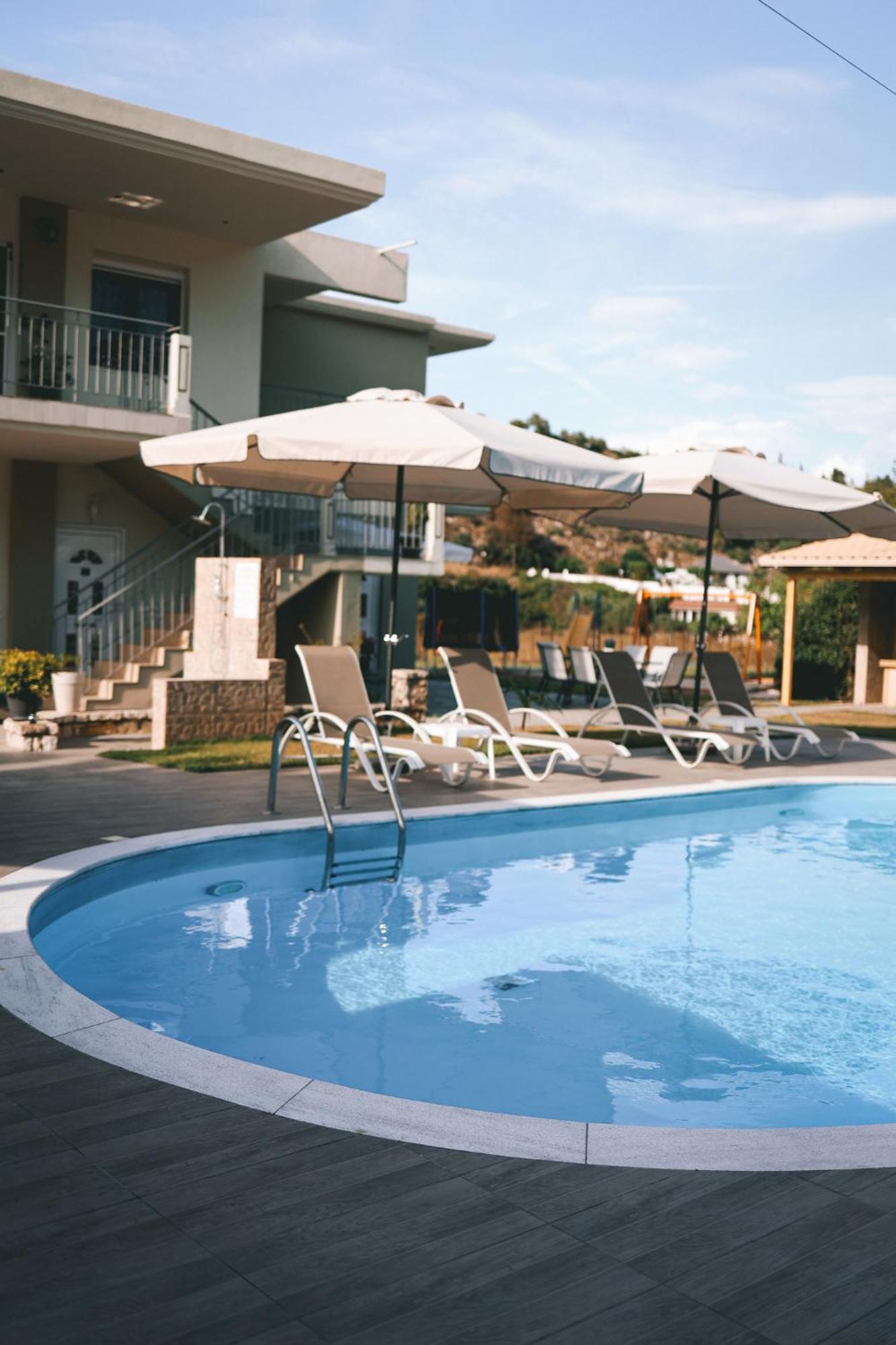 Tsanis Estate Aparthotel Parga Bagian luar foto