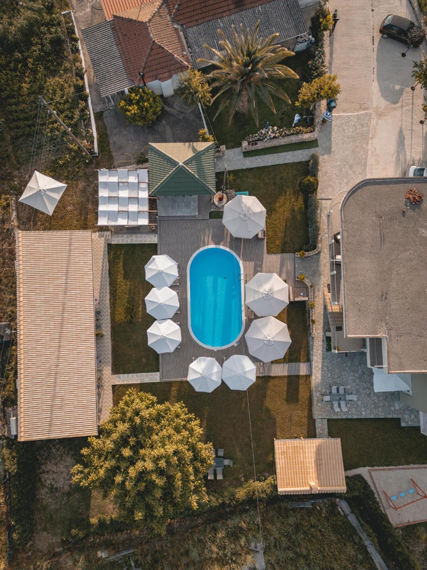 Tsanis Estate Aparthotel Parga Bagian luar foto