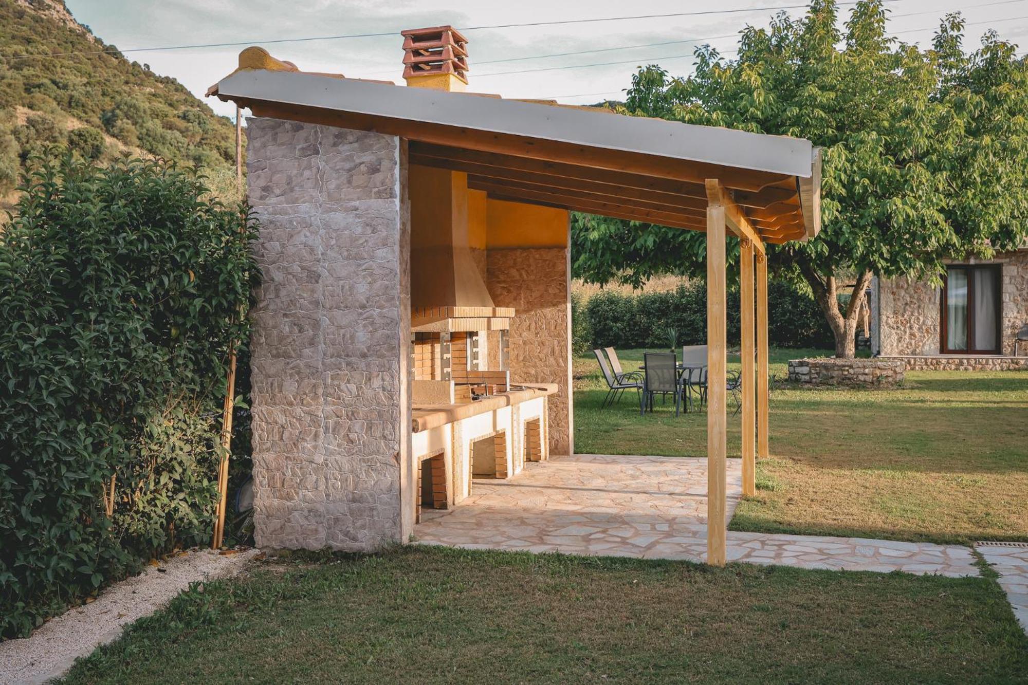 Tsanis Estate Aparthotel Parga Bagian luar foto