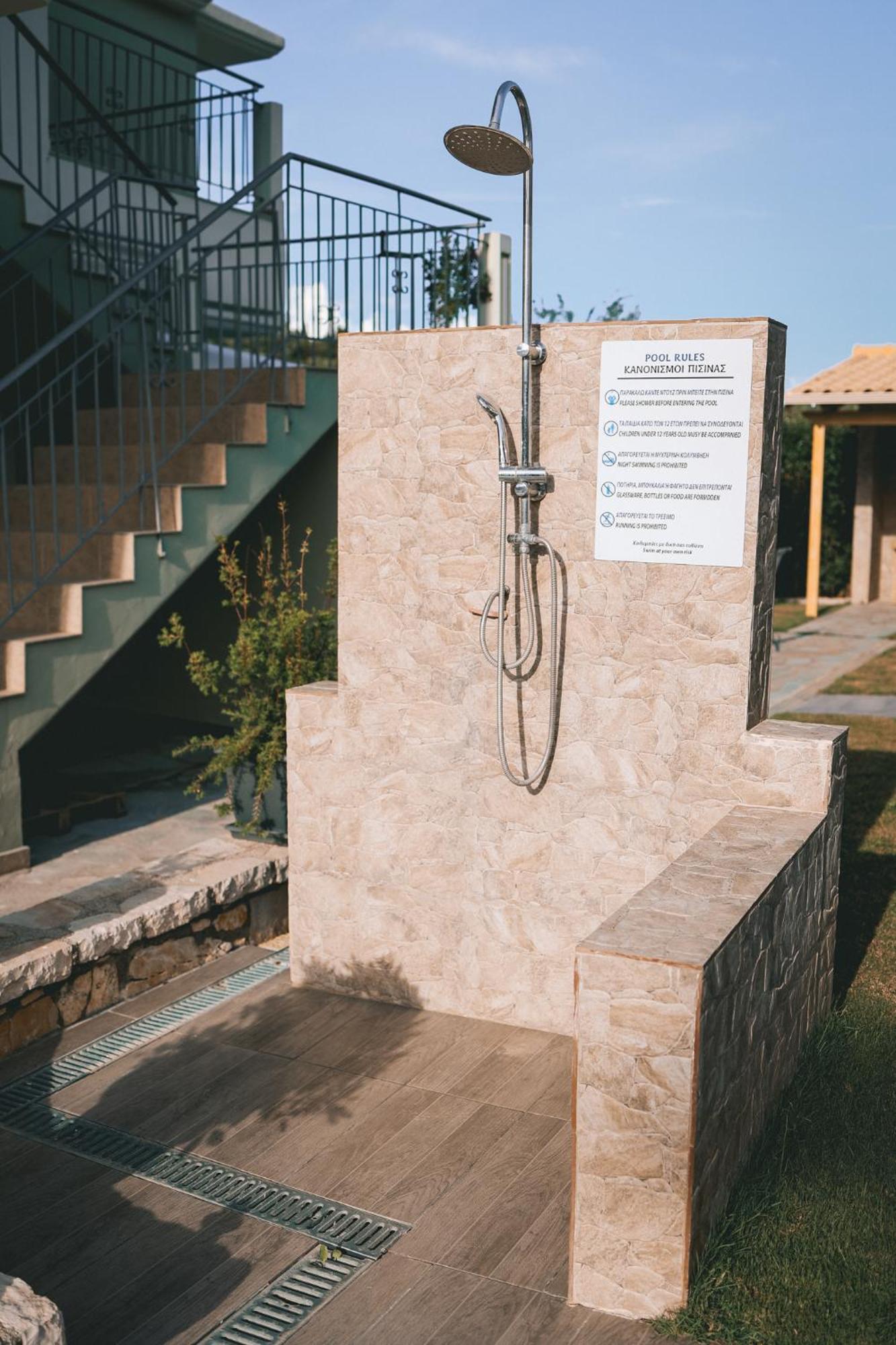 Tsanis Estate Aparthotel Parga Bagian luar foto